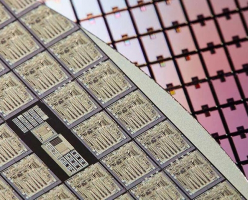 Wafer as substrate or base plate for electronic components (especially integrated circuits like ICs and FPGAs). Our long-standing business relations to the semiconductor industry optimize our expertise in the development process of ICs and FPGAs.